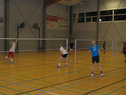 Badminton i hallen